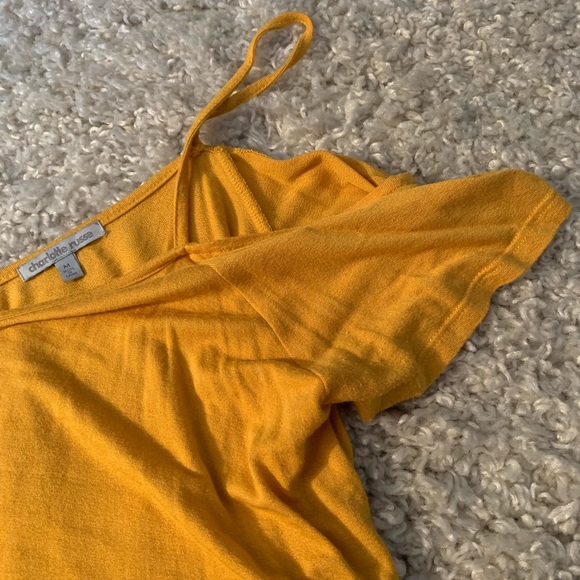 Cold Shoulder top - Picture 3 of 4